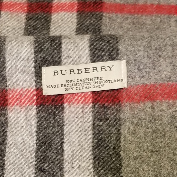 ⛄💖Burberry Cashmere Scarf - Picture 4 of 4
